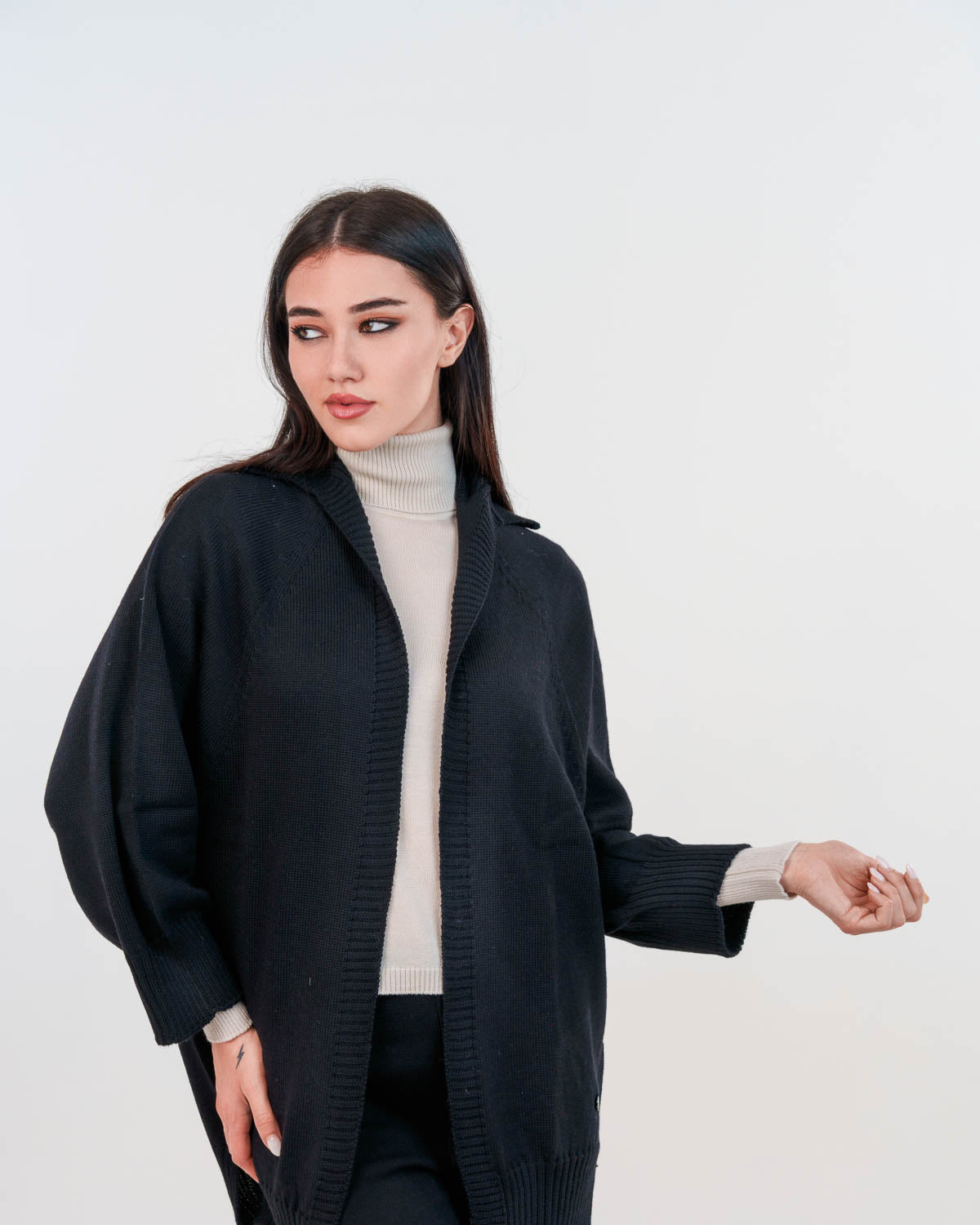 Kimono spolverino oversize tinta unita a manica tre quarti in lana merino