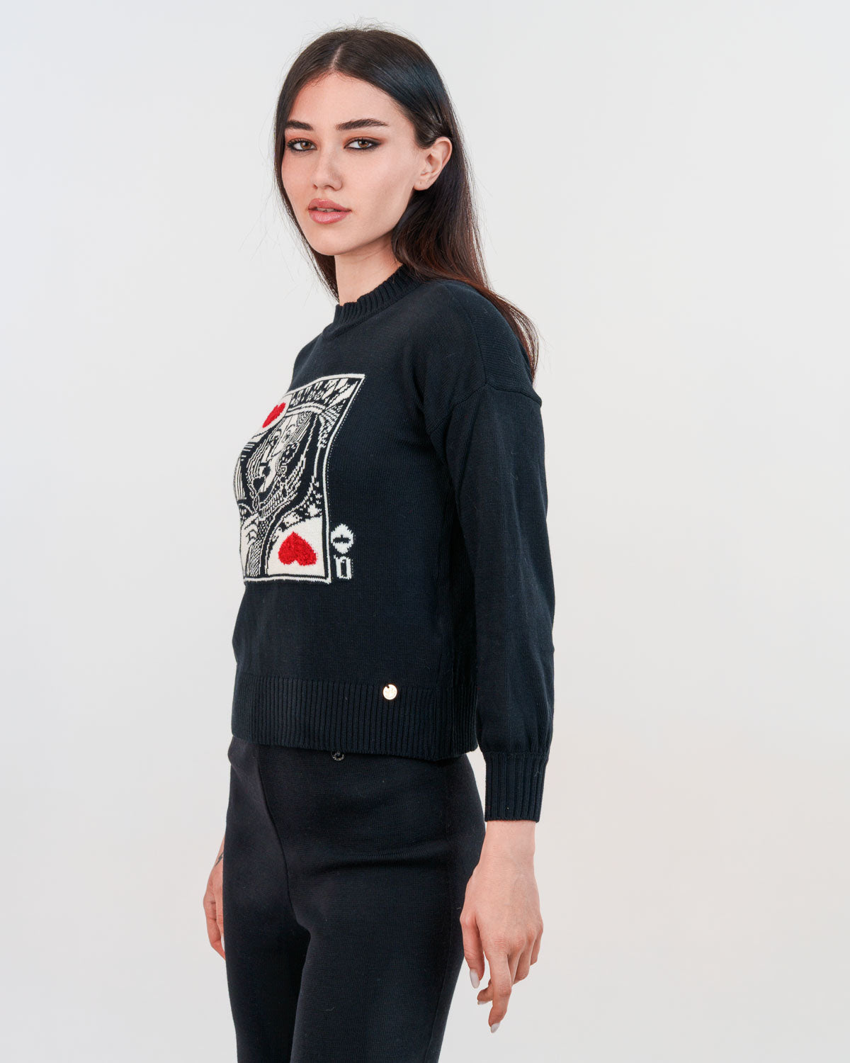 Pullover crop jacquard “Regina di Cuori” con mezzo collo e polso a sbuffo