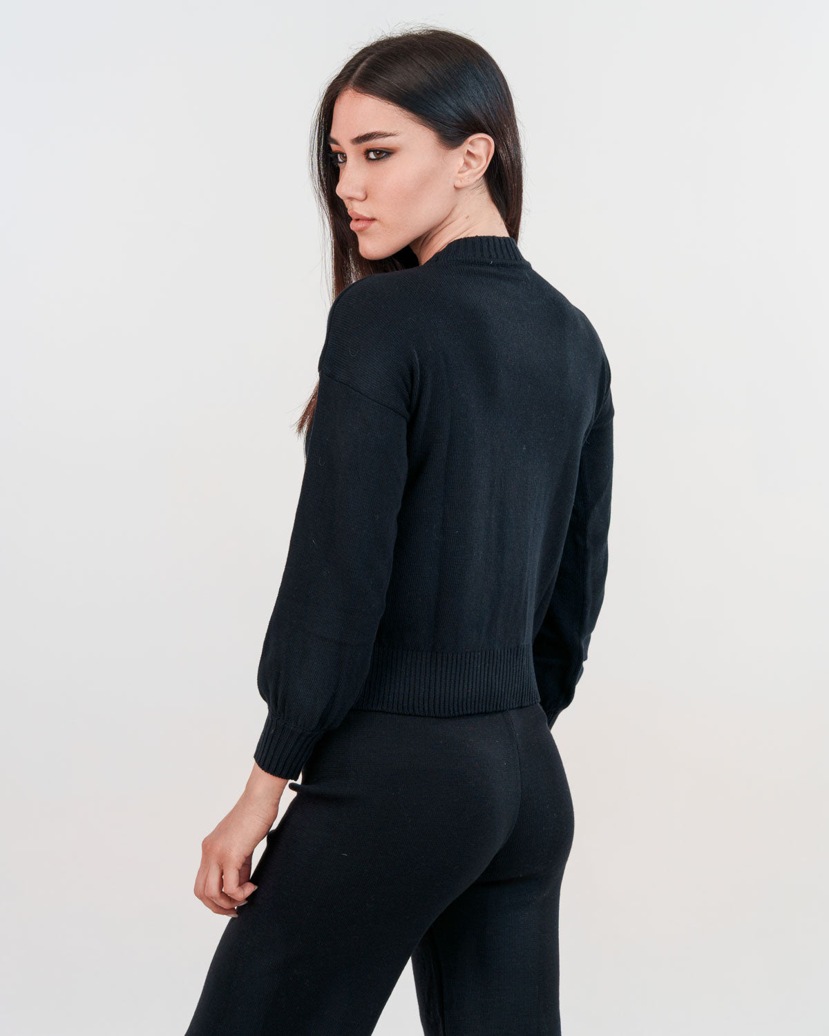 “Queen of Hearts” jacquard crop trui met halve kraag en pofmanchetten